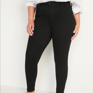 Old navy Black rockstar skinny jeans with built in sculpt